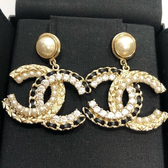 CHANEL CC Logos Rhinestone Pearl Black Dangle Earrings Gold Tone B22B Auth w/Box - Picture 1 of 9